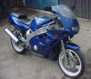 Yamaha FZR 600