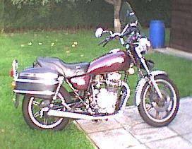 Yamaha XS 400 US. Custom