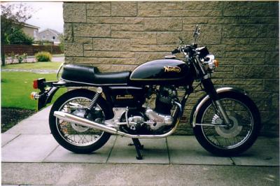 Norton Commando 850 Interstate